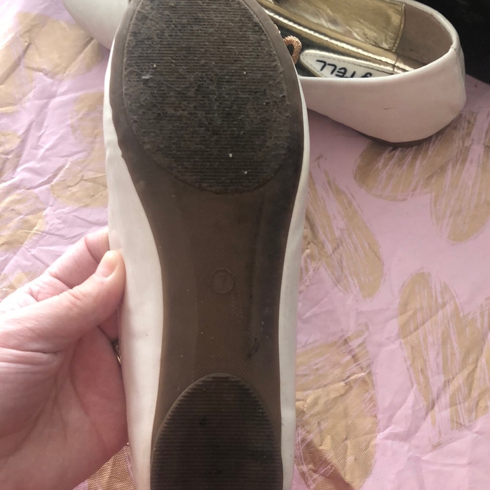 Kiss & Tell 2 pairs of flats - Picture 4 of 8